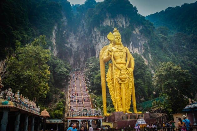 Hasil gambar untuk batu caves malaysia