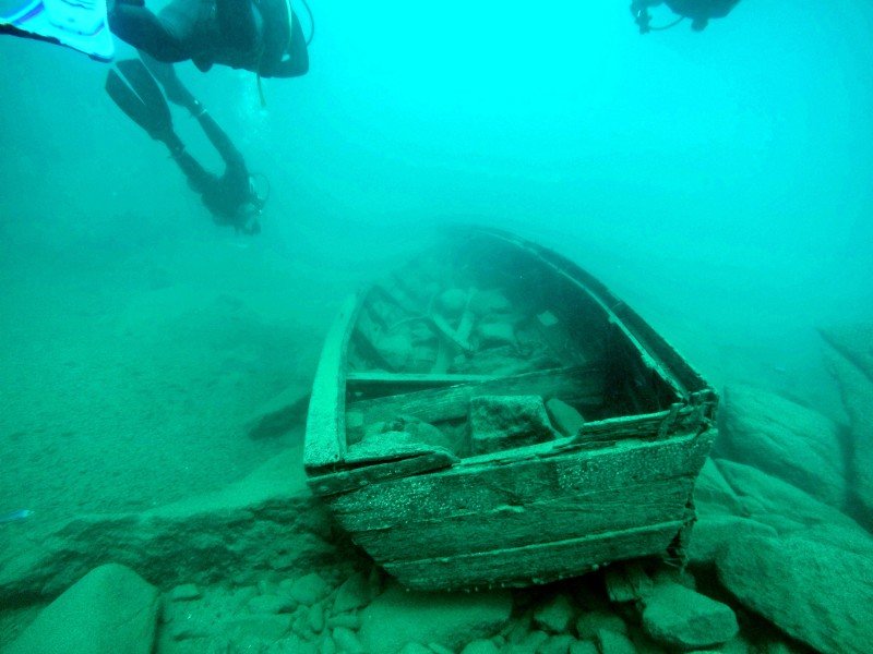Scuba Diving Lake Malawi in 34 Underwater Photos