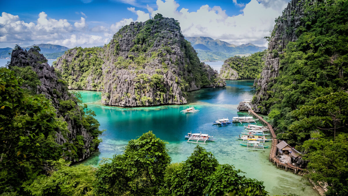 Kayangan Lake, Coron (Philippines Most Famous Photo Spot)
